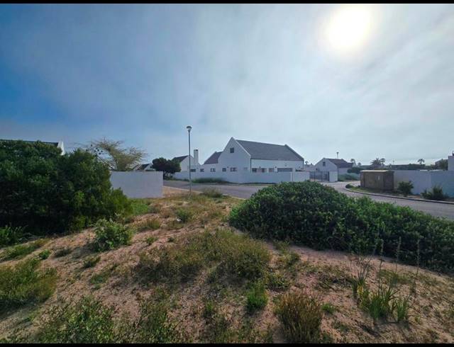 LAND FOR SALE IN GOLDEN MILE